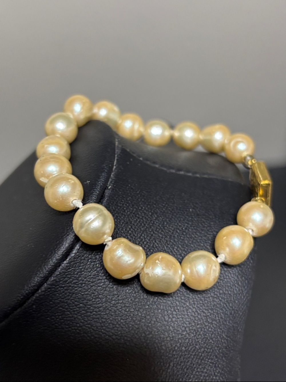 Vintage Baroque Pearl Dainty Gold Tone Bracelet Victorian - Picture 2 of 6